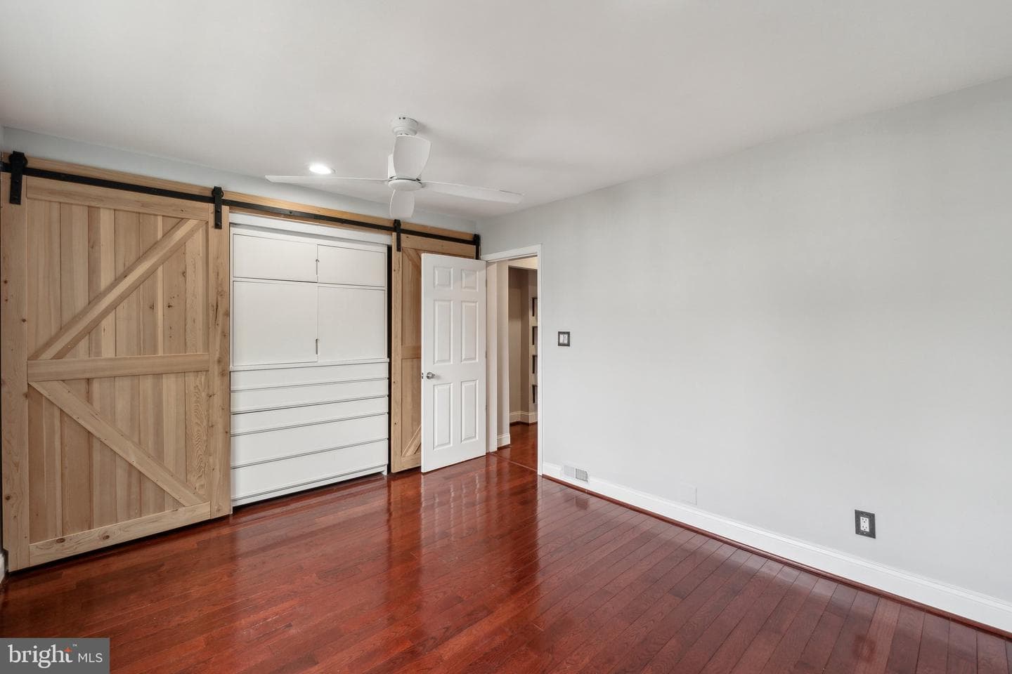 2250 Mount View Place SE photo 17