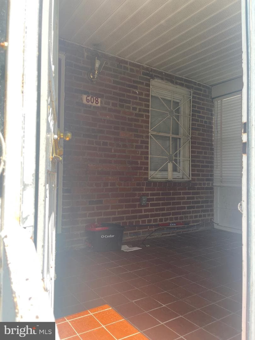 608 Emerson Street NE photo 6