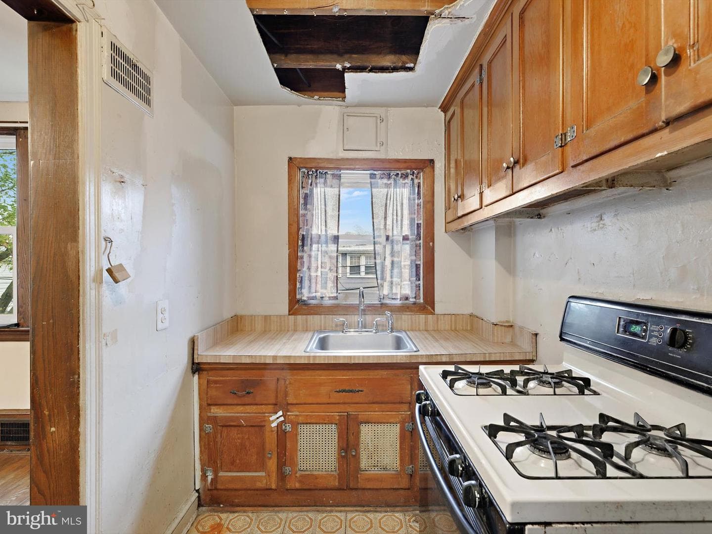 1742 Lyman Place NE photo 10