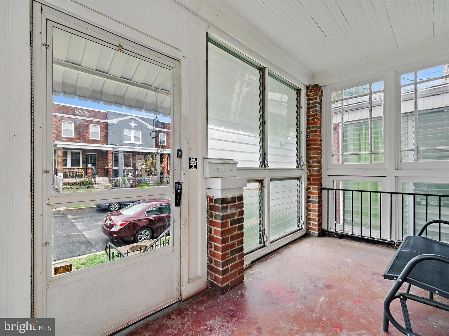 1742 Lyman Place NE photo 3