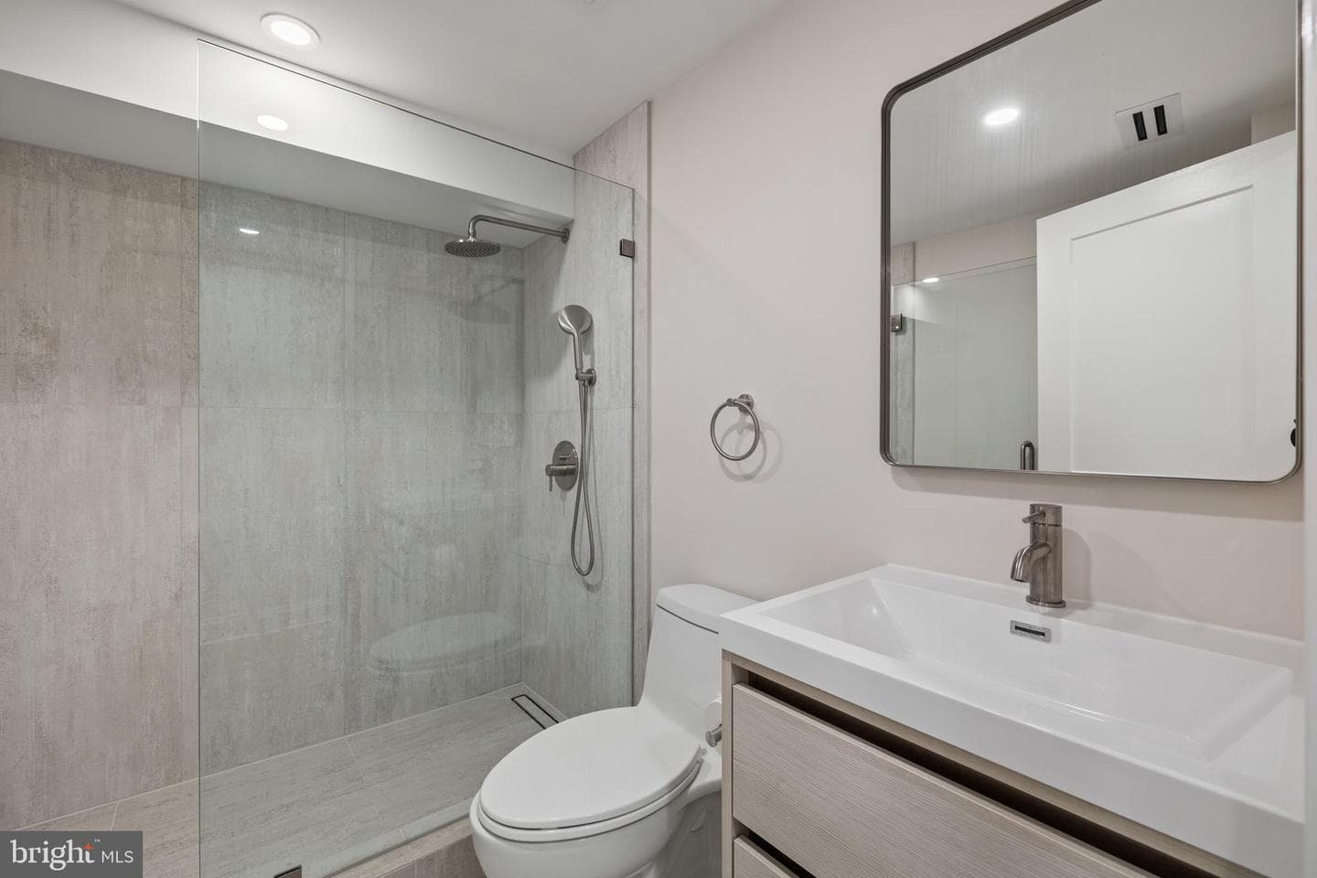 2833 27th Street NW photo 58