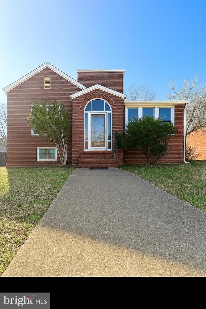 5608 1st Street NE photo 1