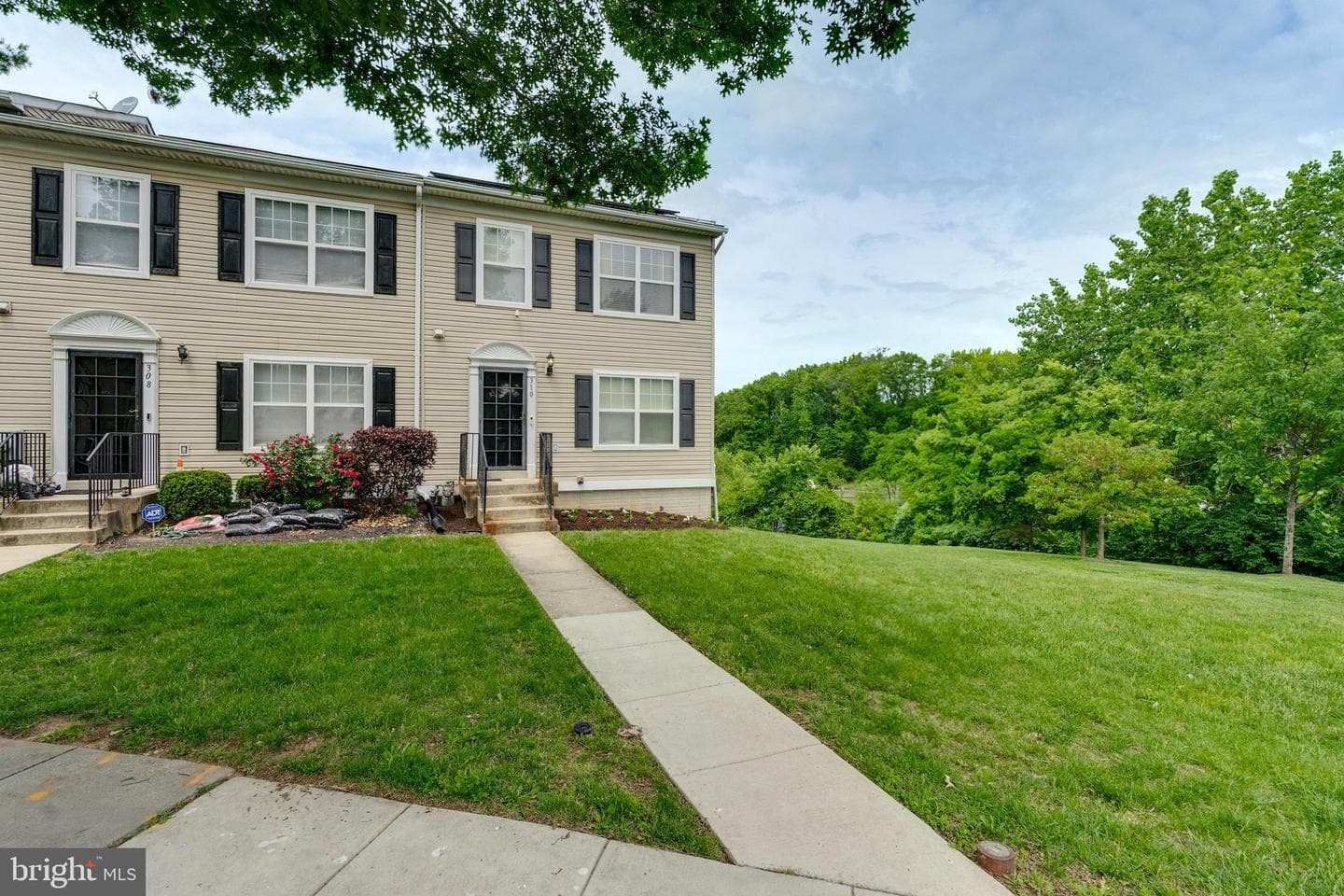 310 Cape Drive SE photo 6