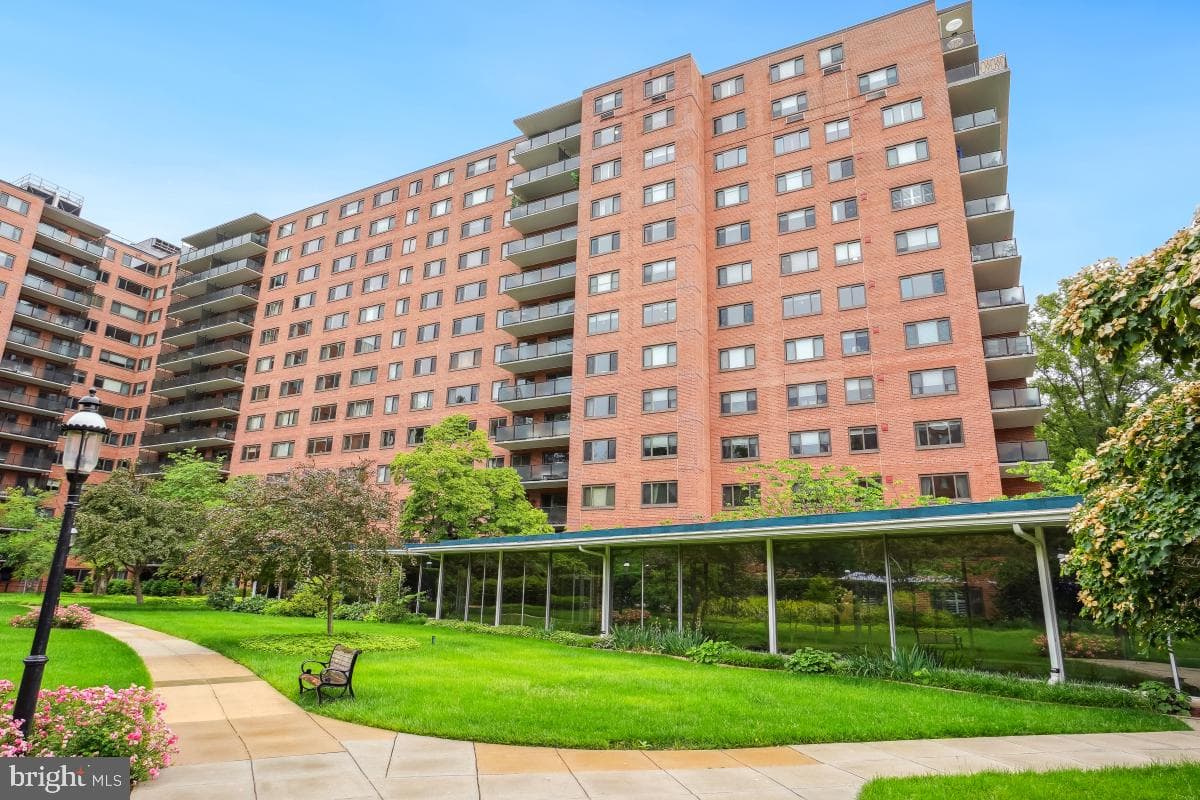 4201 Cathedral Avenue NW #1411e photo 46