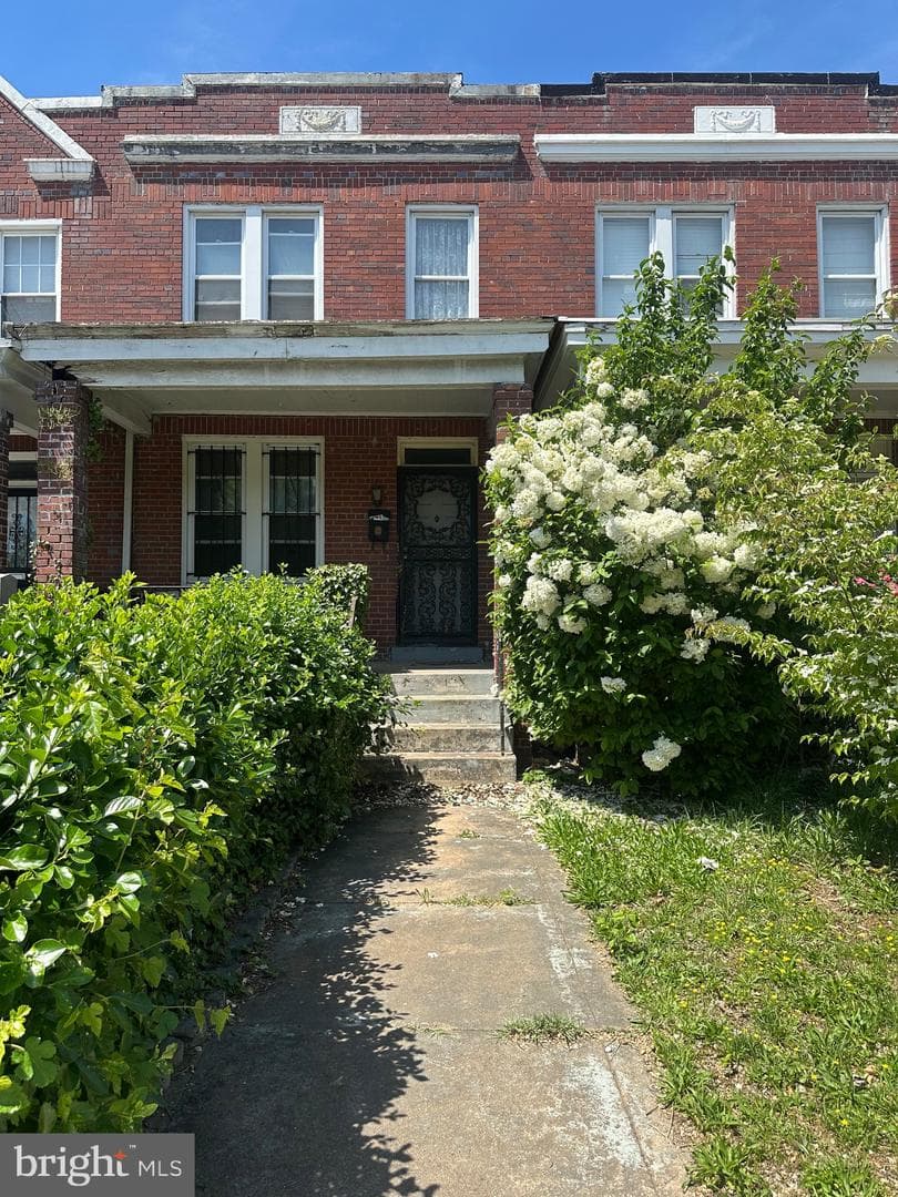 760 19th Street NE photo 1
