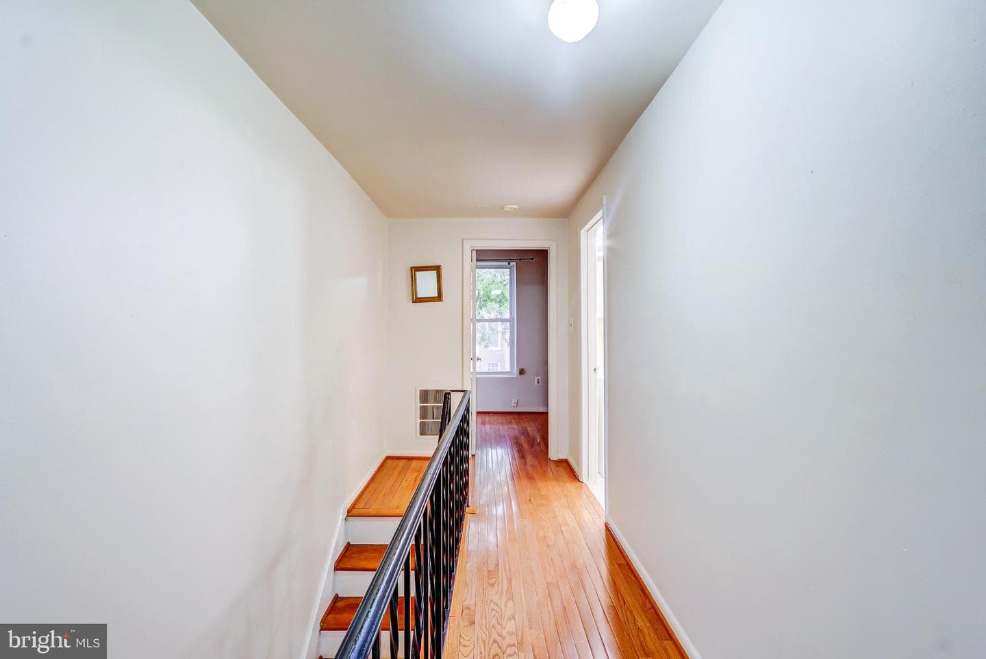 1307 Emerald Street NE photo 14