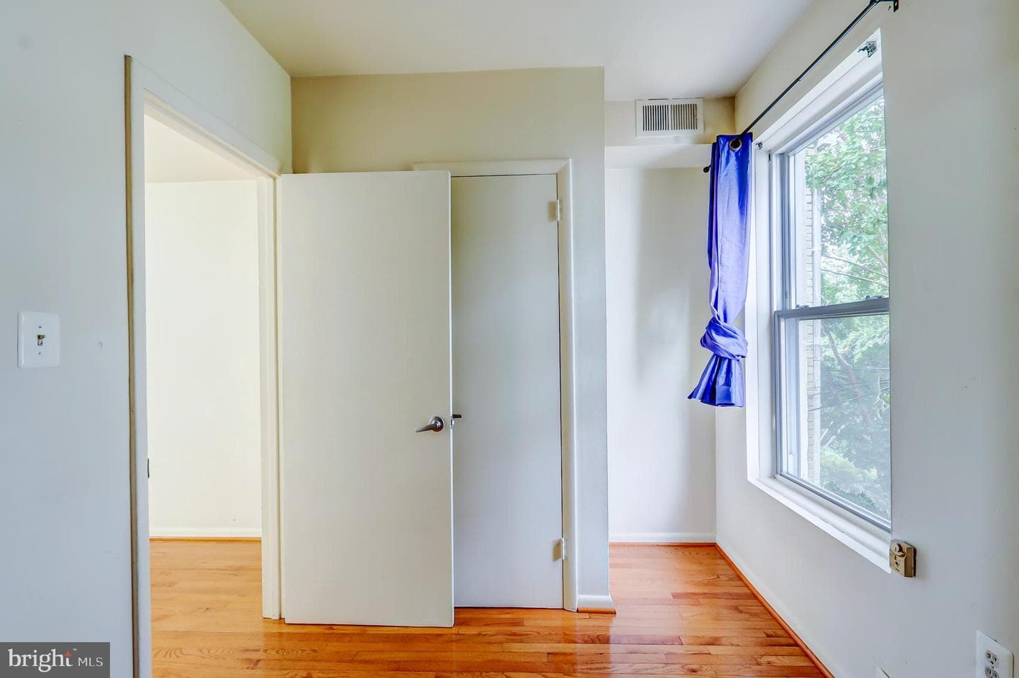 1307 Emerald Street NE photo 15