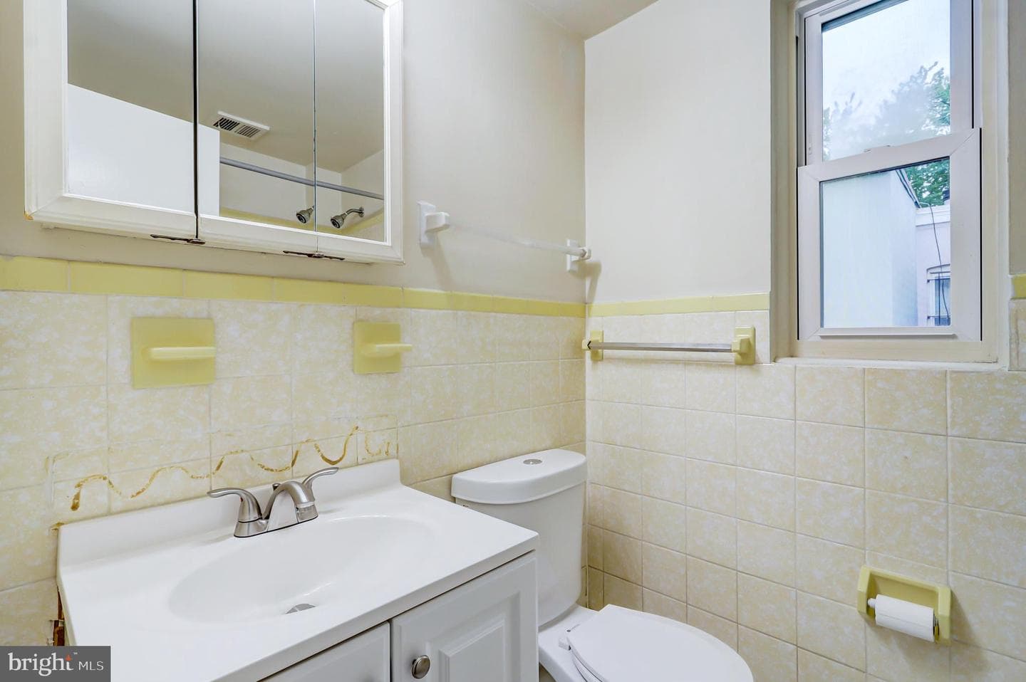 1307 Emerald Street NE photo 17
