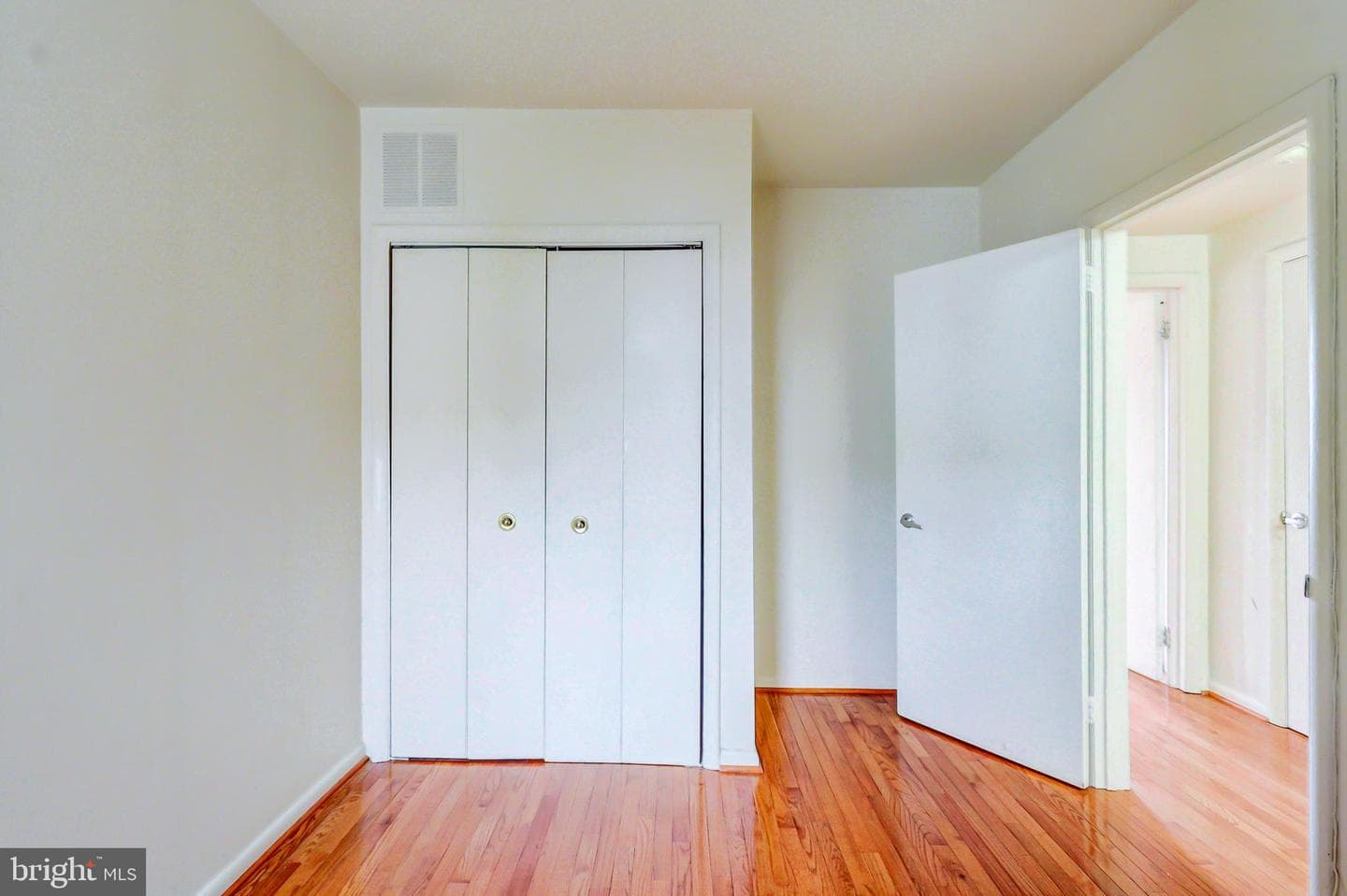 1307 Emerald Street NE photo 23