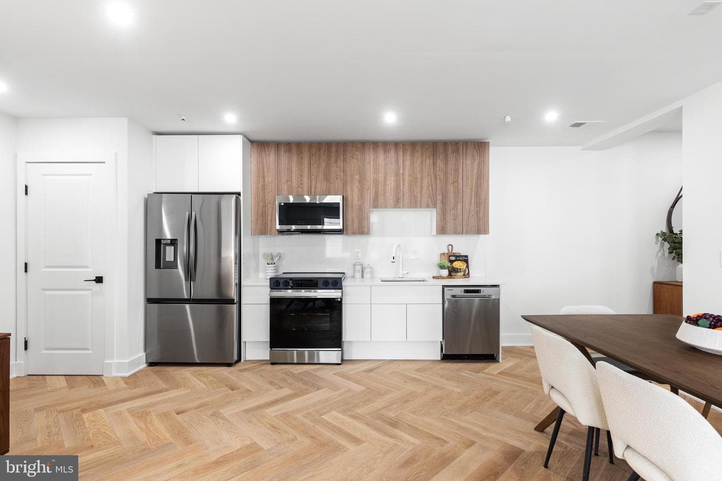 1124 Florida NE #206 photo 5