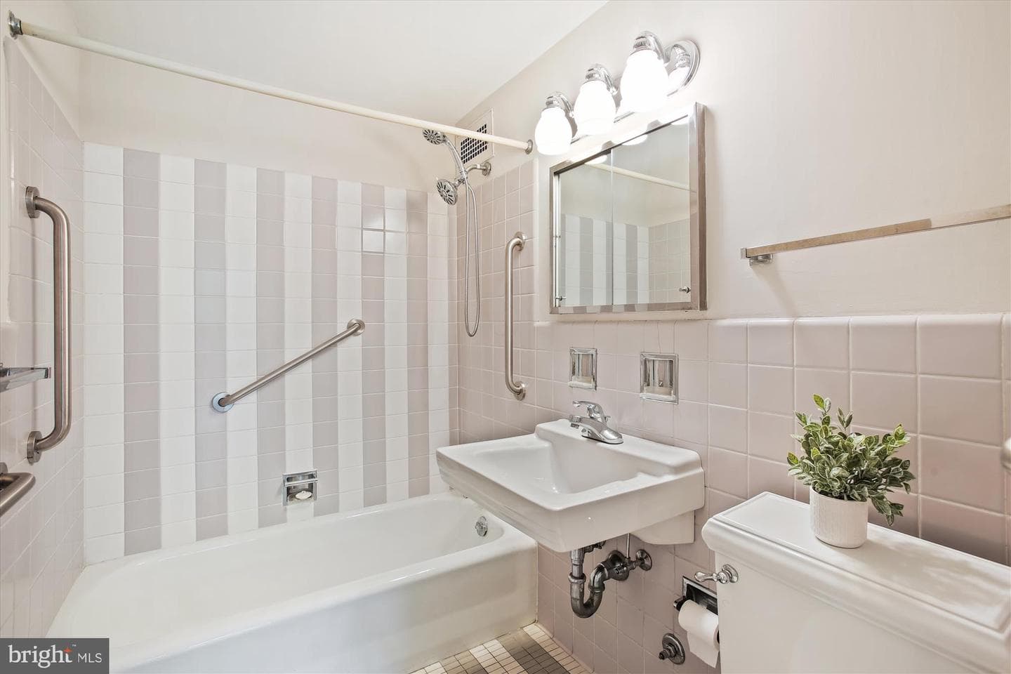 2475 Virginia Avenue NW #321 photo 29