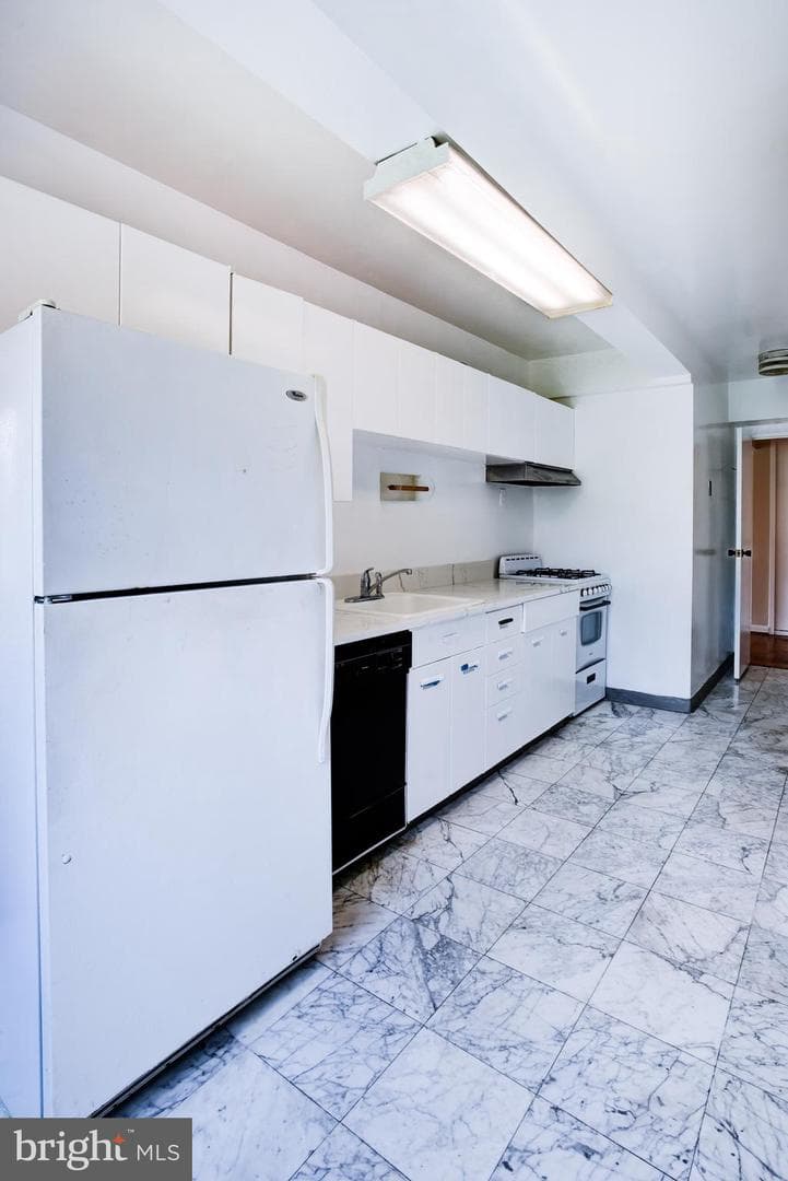 4201 Cathedral Avenue NW #1004e photo 21