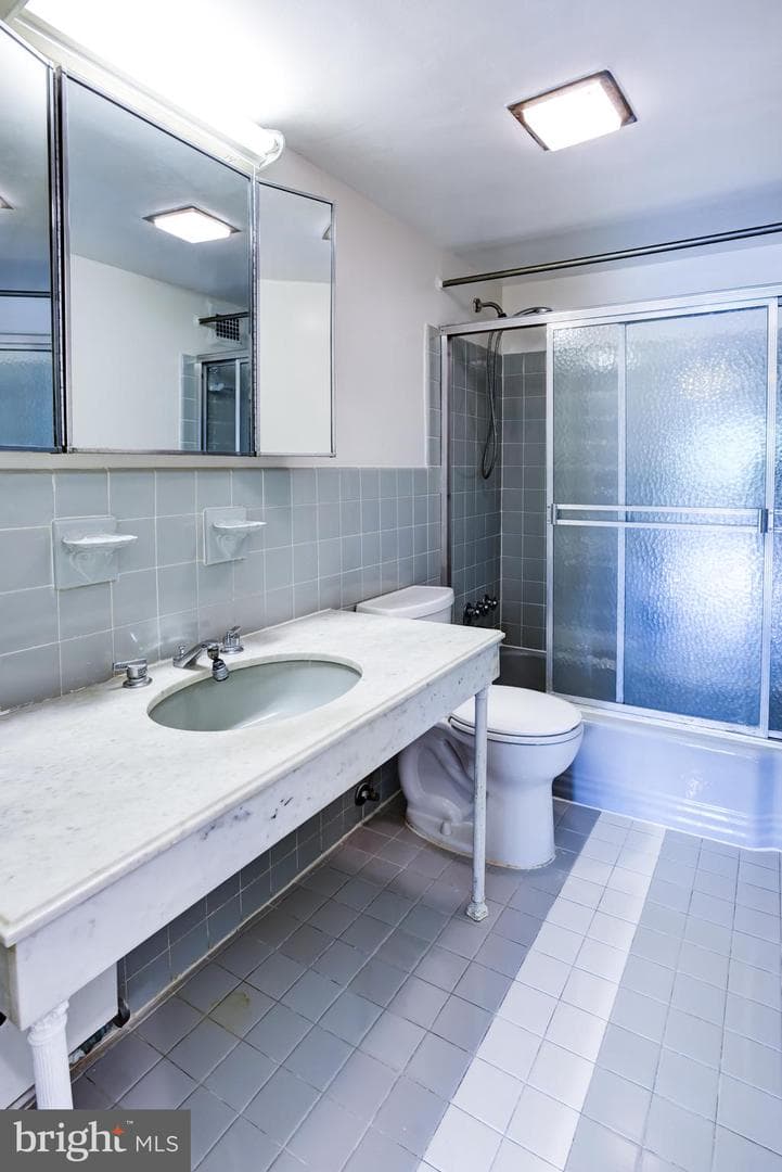 4201 Cathedral Avenue NW #1004e photo 28