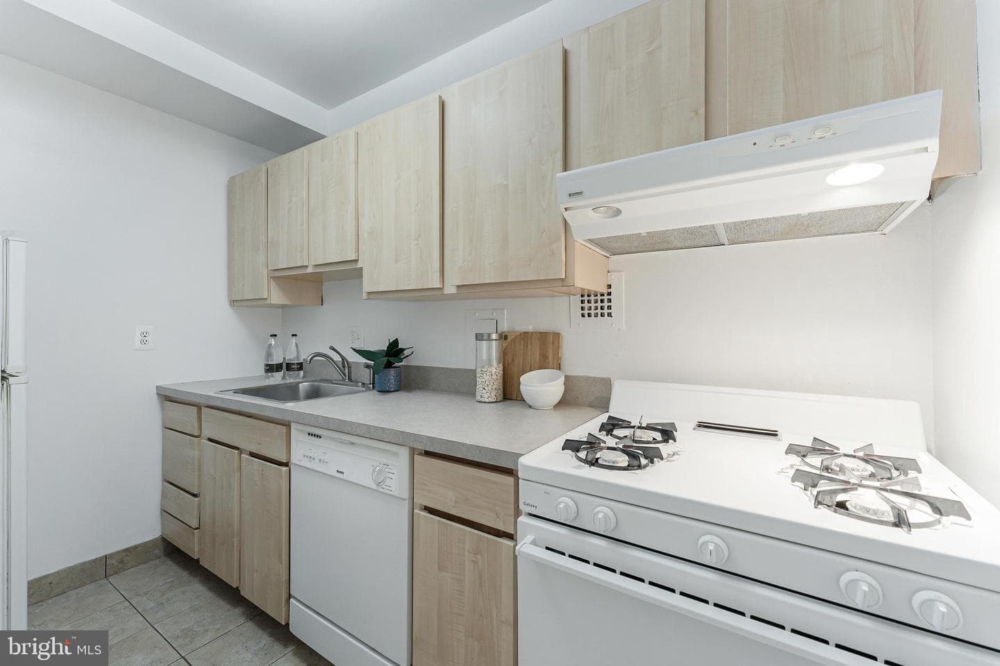 4000 Tunlaw Road NW #603 photo 7