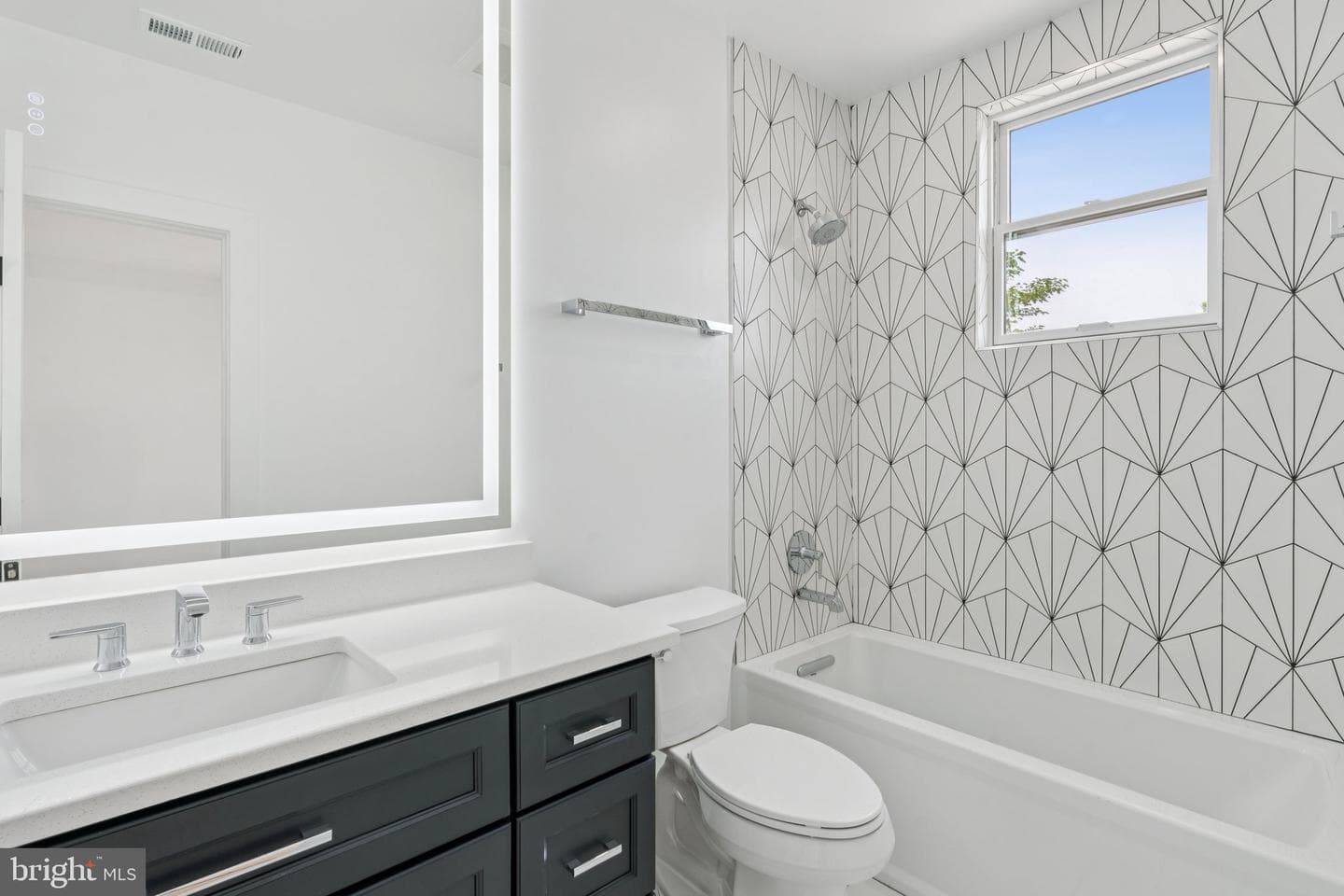 636 Edgewood Street NE #a photo 11
