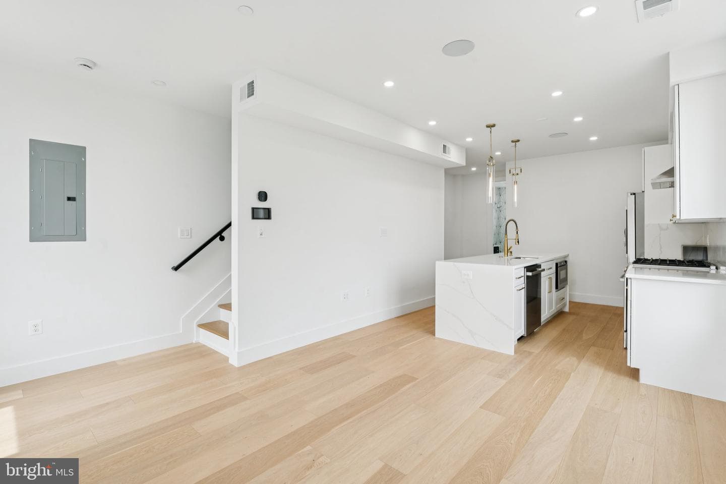 636 Edgewood Street NE #a photo 4