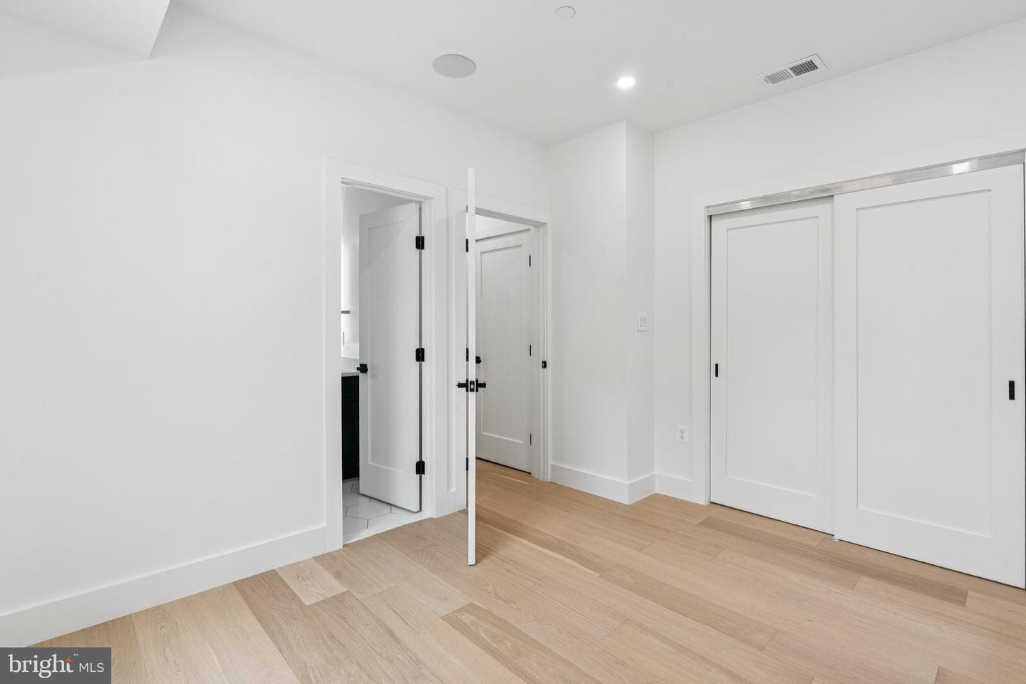 636 Edgewood Street NE #b photo 11