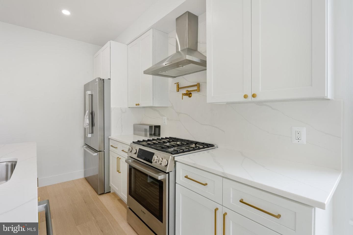636 Edgewood Street NE #b photo 3