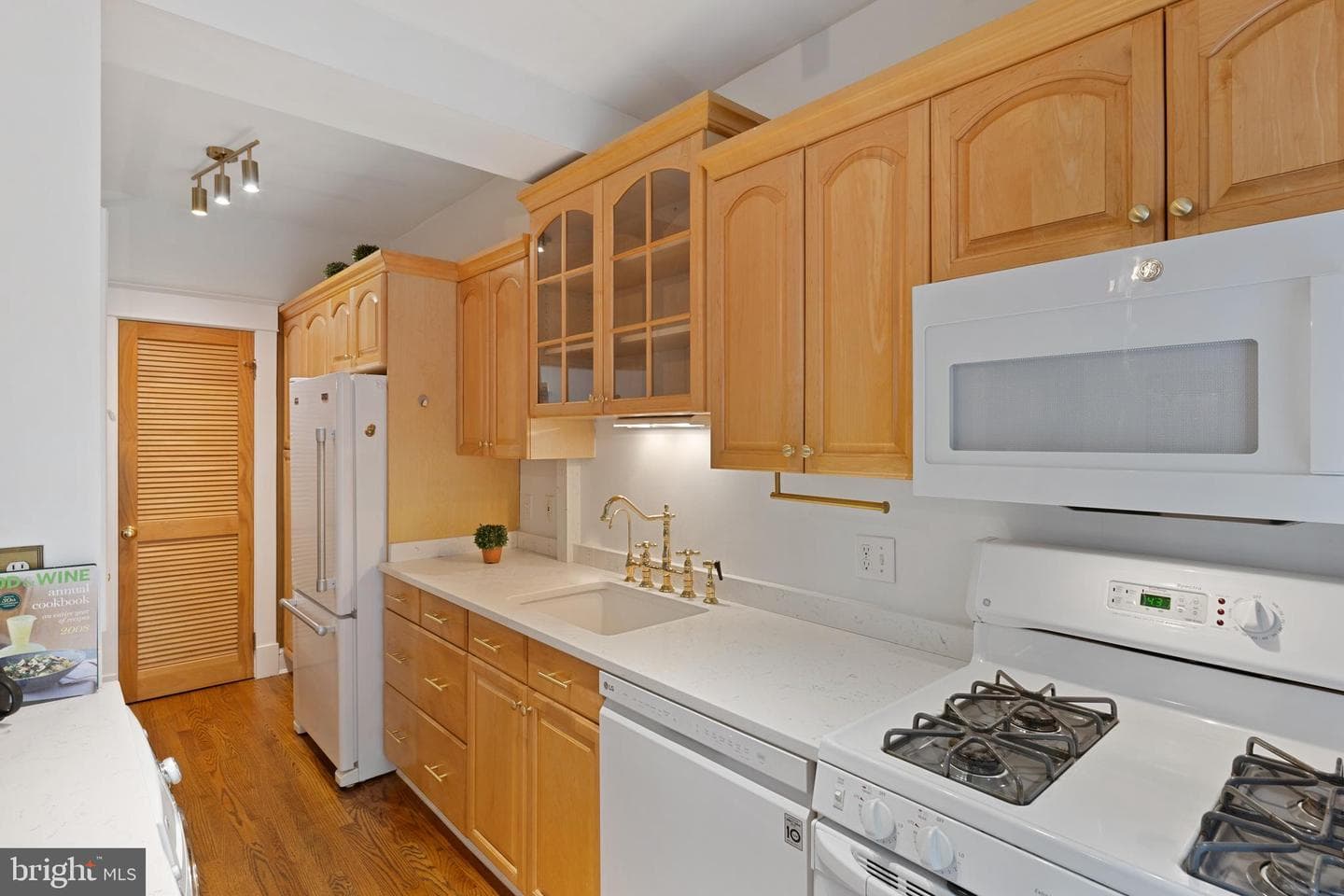 2009 37th Street NW photo 11