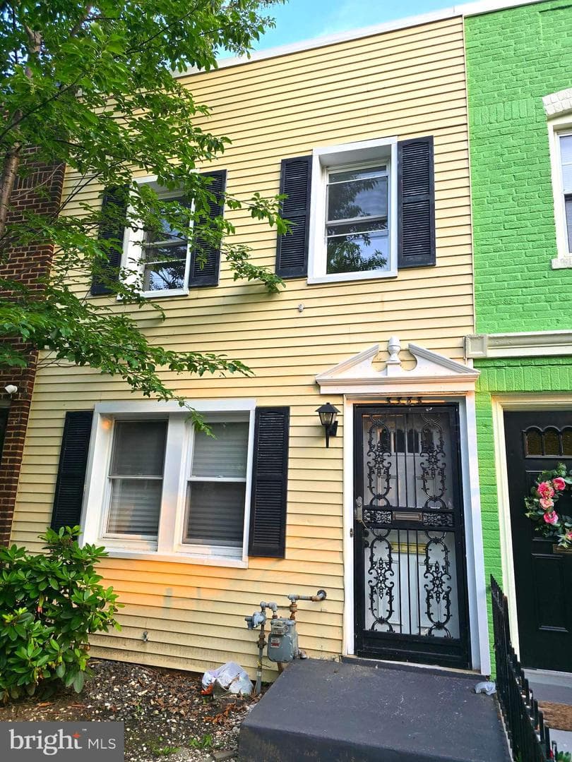 3333 Clay Place NE photo 1