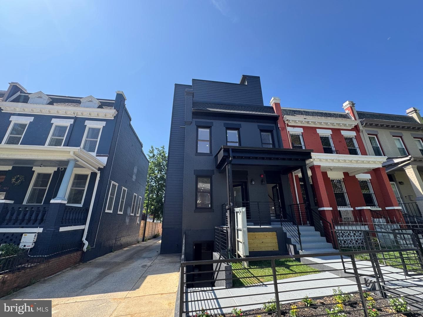 616 NW Kenyon Street NW #3 photo 2