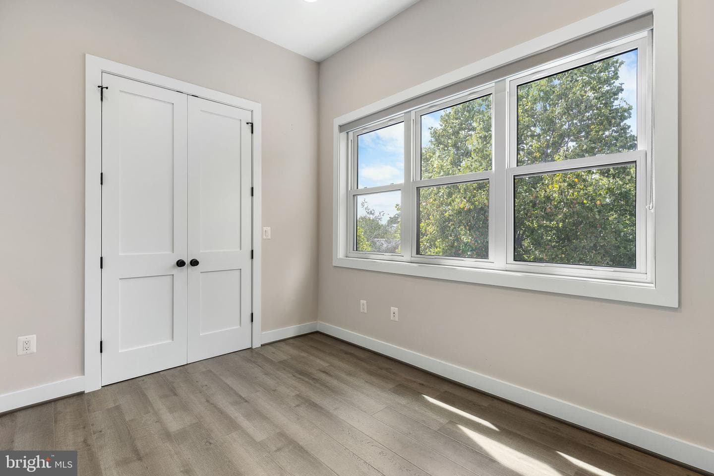 1417 Staples Street NE #201 photo 25