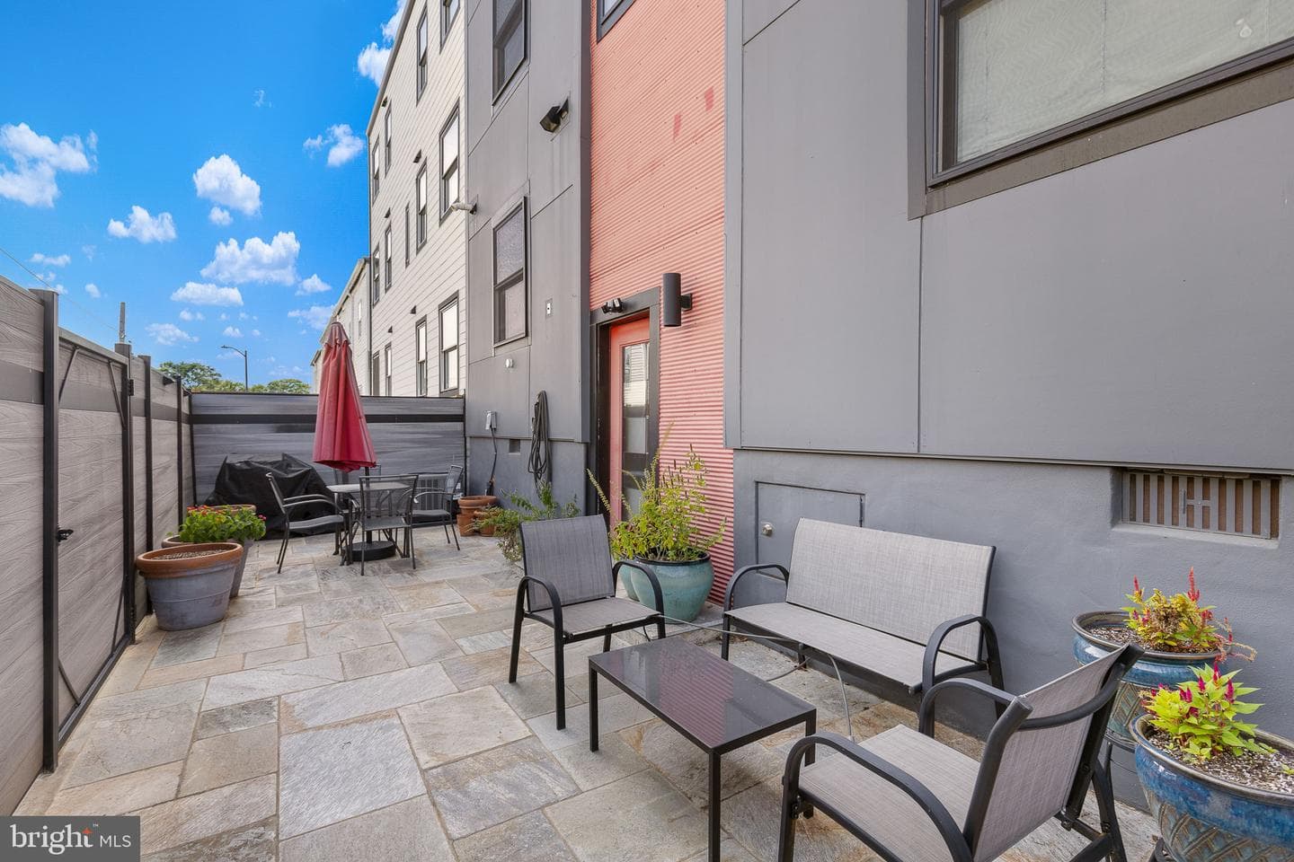 1417 Staples Street NE #201 photo 28