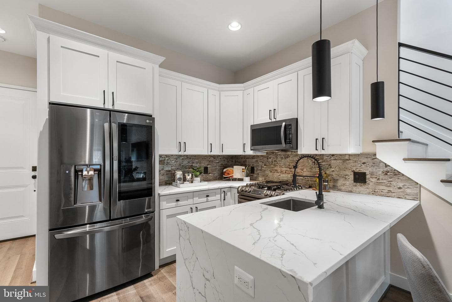 1417 Staples Street NE #201 photo 3