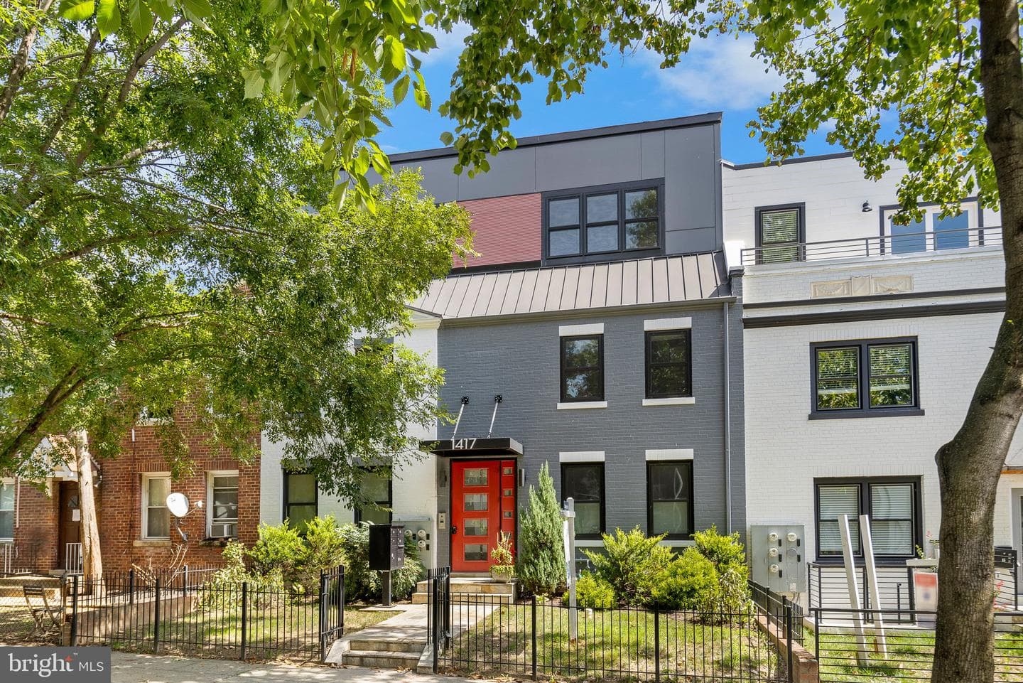1417 Staples Street NE #201 photo 6