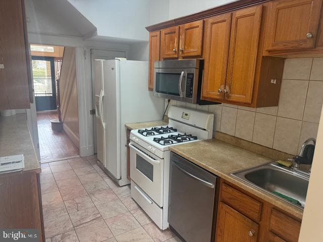 812 Emerson Street NW photo 9