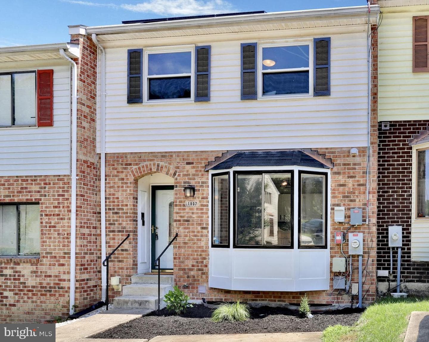 1807 Valley Terrace SE photo 1