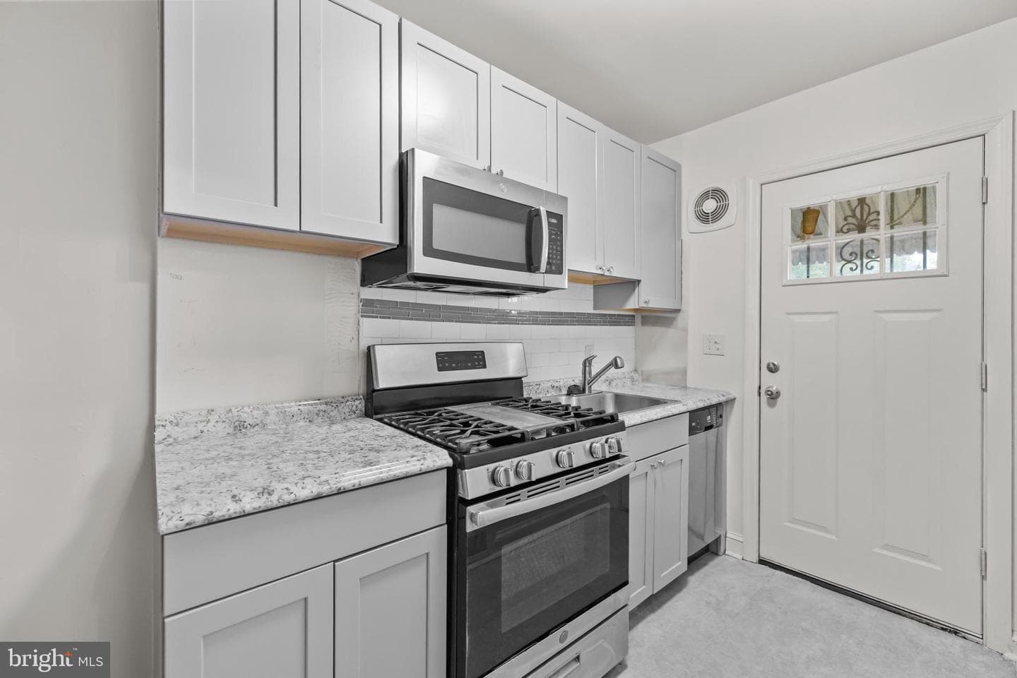 1119 Branch Avenue SE photo 11