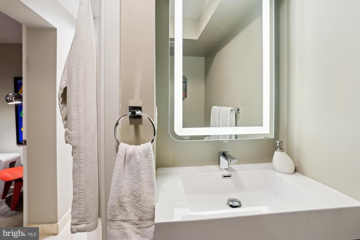 334 F Street NE photo 42