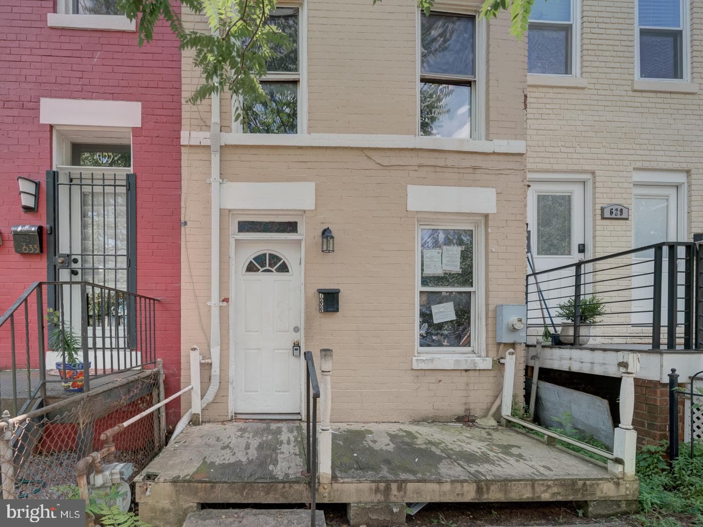 633 Morton Place NE photo 4