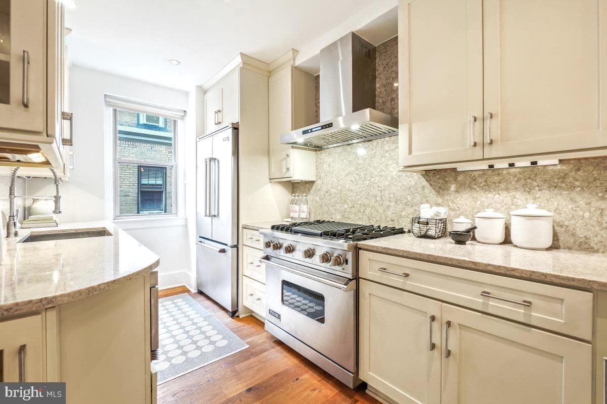 1910 Kalorama Road NW #403 photo 12