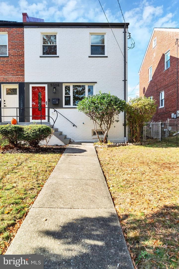 5008 11th Street NE photo 1