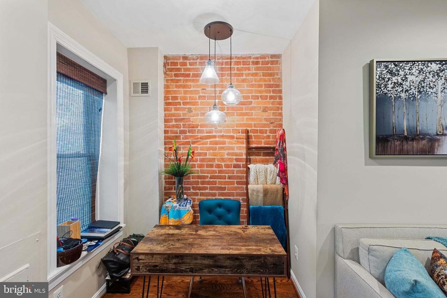 633 Elliott Street NE photo 3