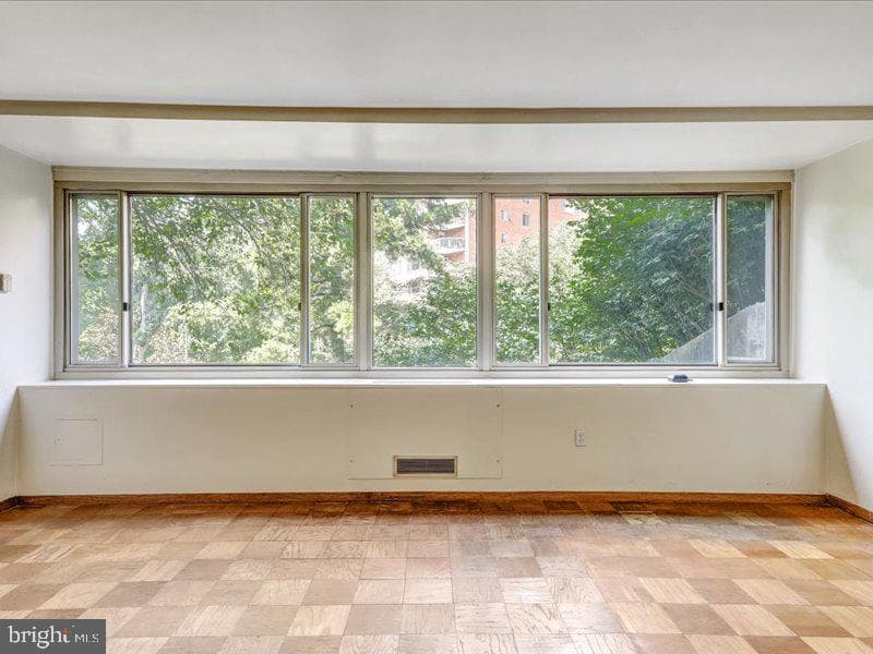 4101 Cathedral Avenue NW #409 photo 10