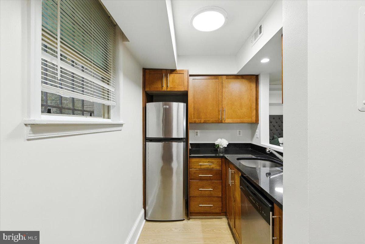 1367 K Street SE #b photo 11