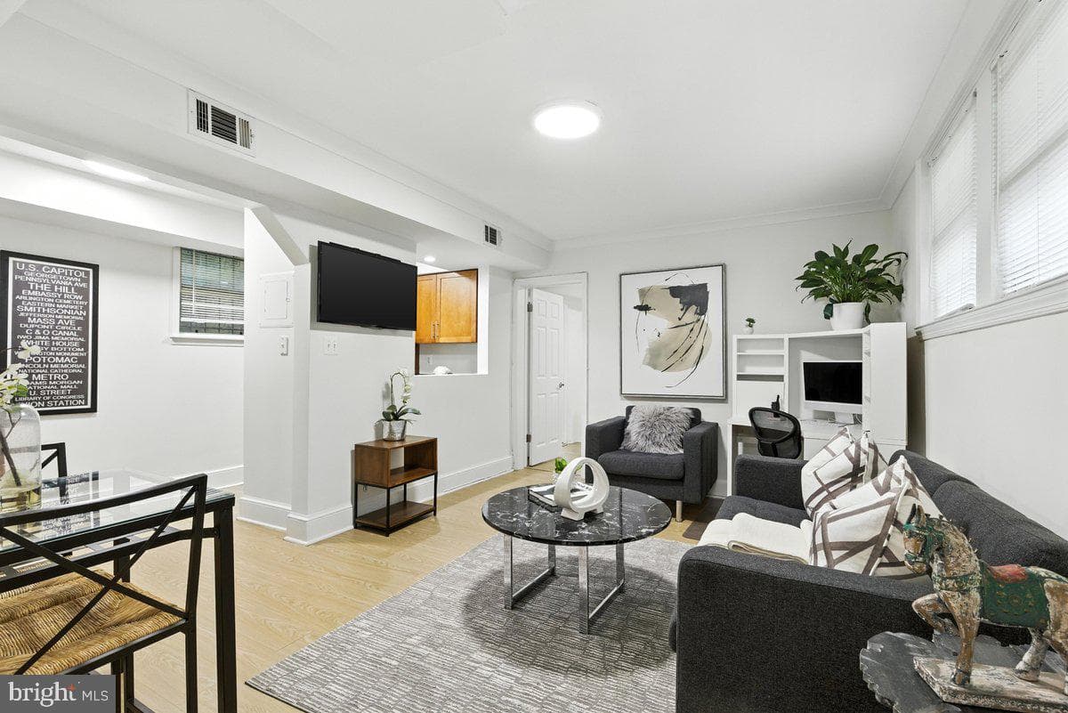 1367 K Street SE #b photo 8