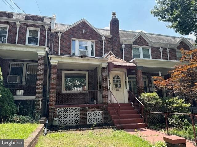 118 Longfellow Street NW photo 1