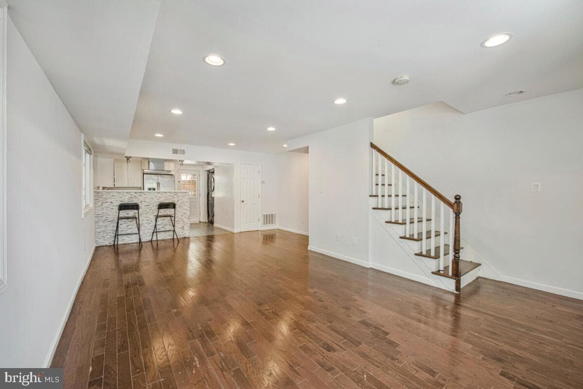 5318 Jay Street NE photo 12