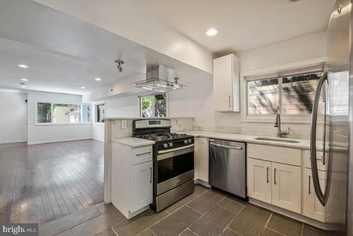 5318 Jay Street NE photo 17
