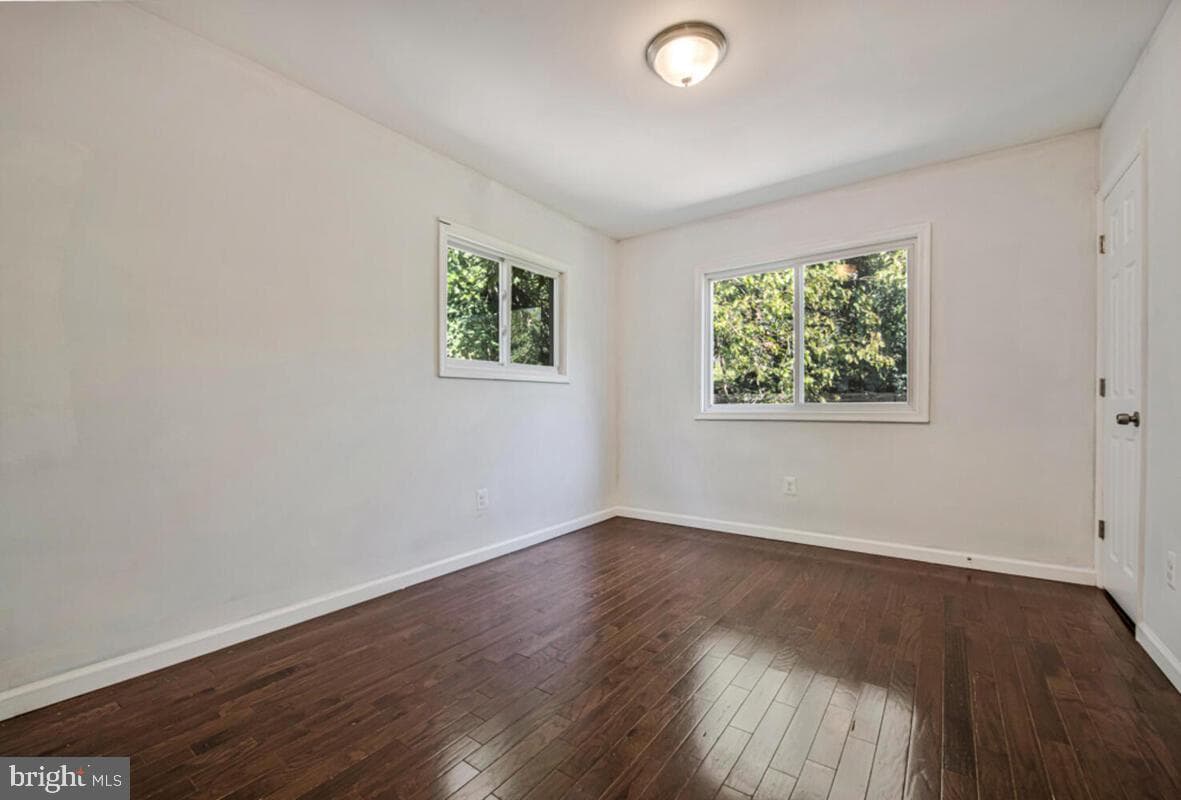 5318 Jay Street NE photo 25