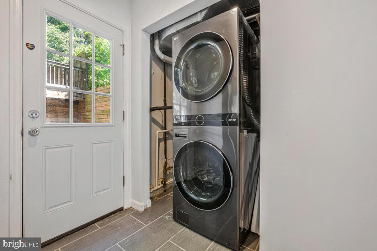5318 Jay Street NE photo 32