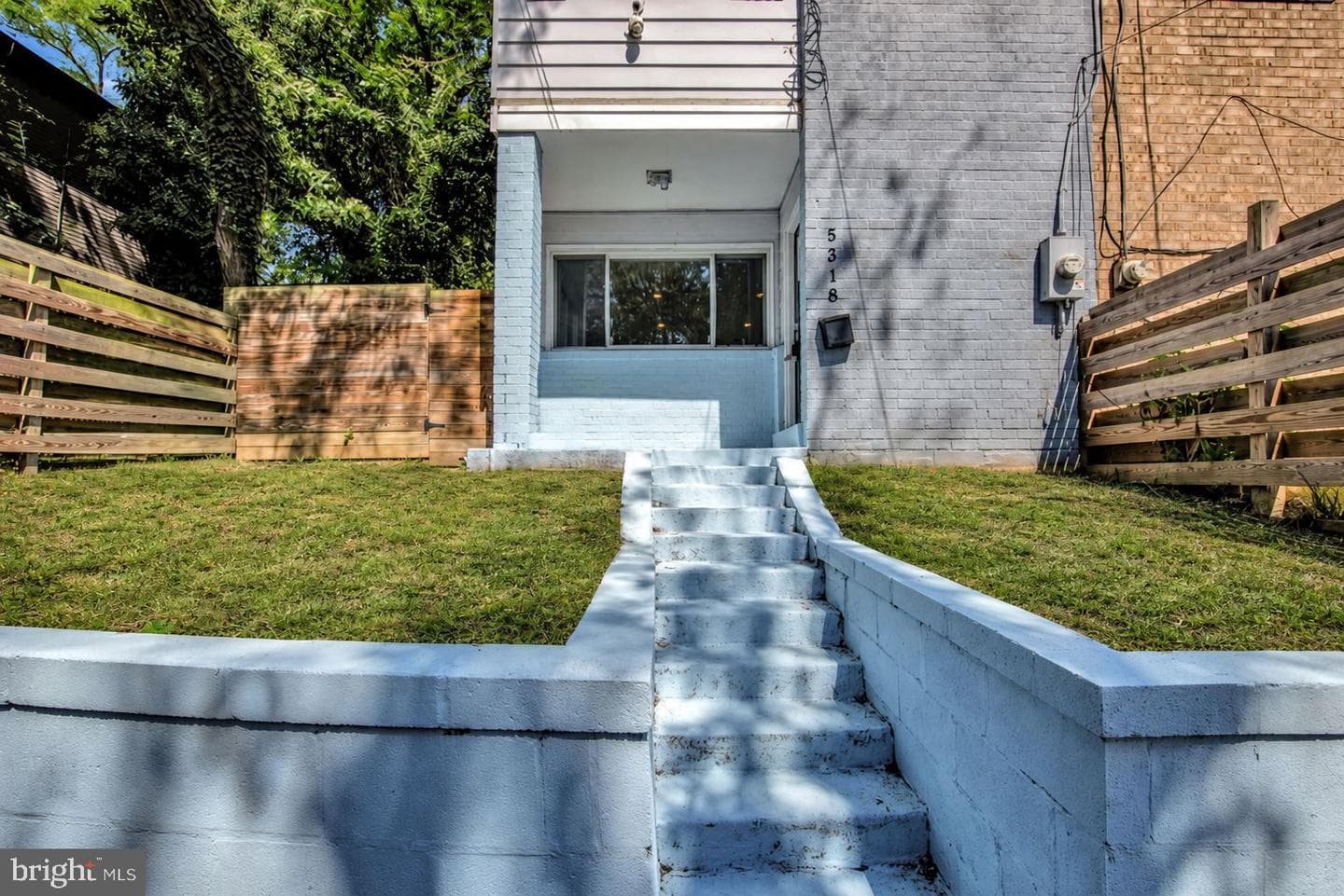 5318 Jay Street NE photo 4