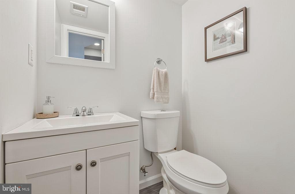 5318 Jay Street NE photo 7