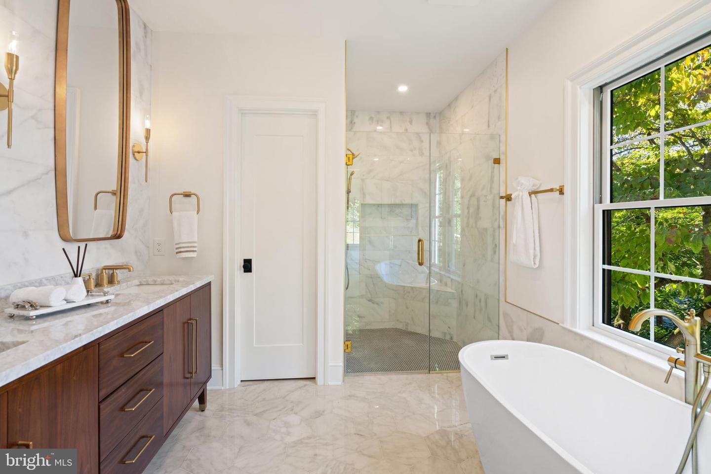 5631 Macarthur Boulevard NW photo 22