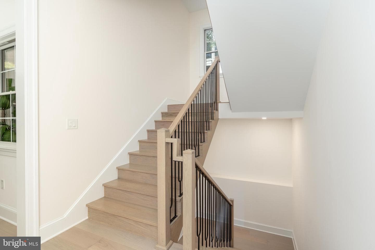 5631 Macarthur Boulevard NW photo 46