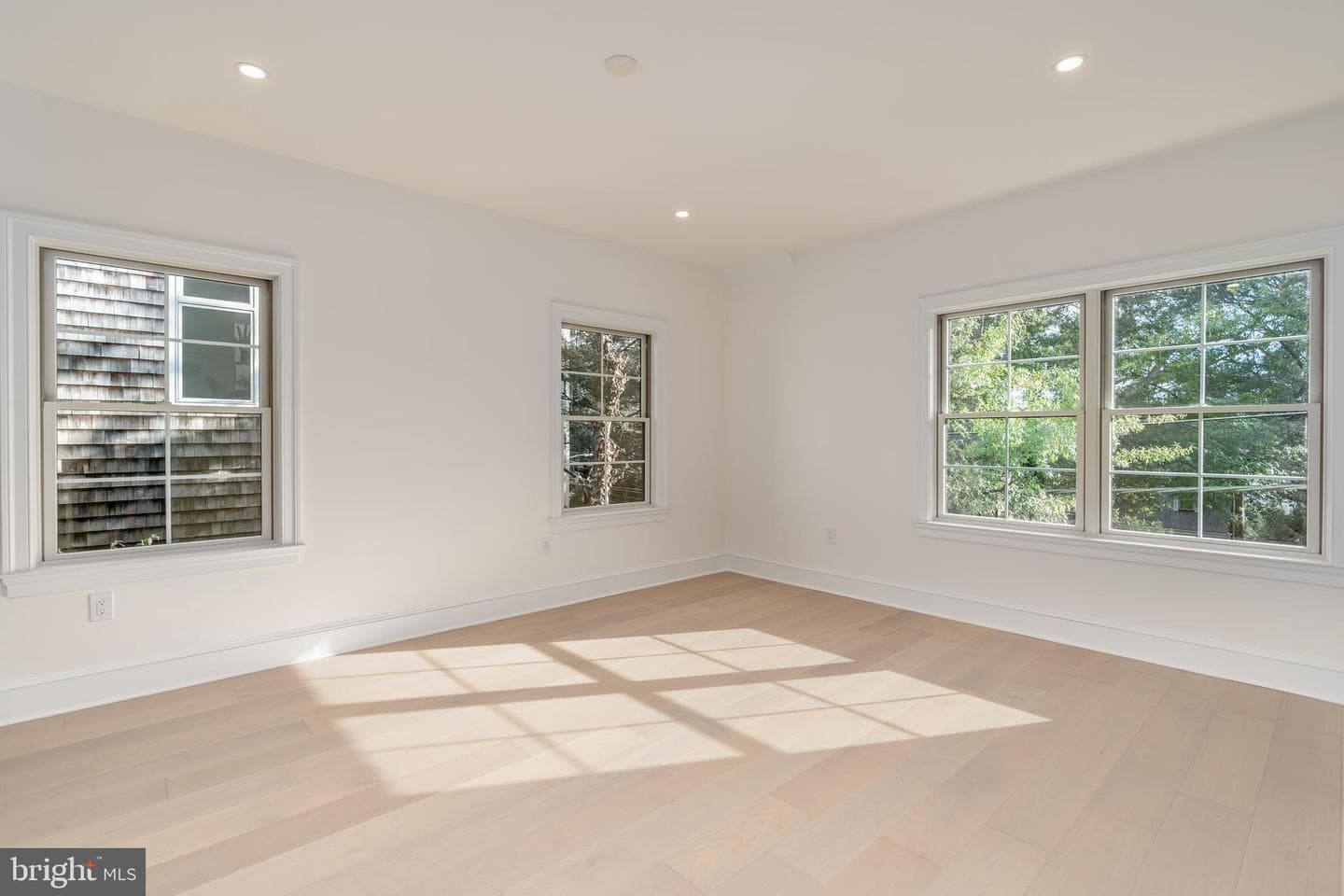 5631 Macarthur Boulevard NW photo 51